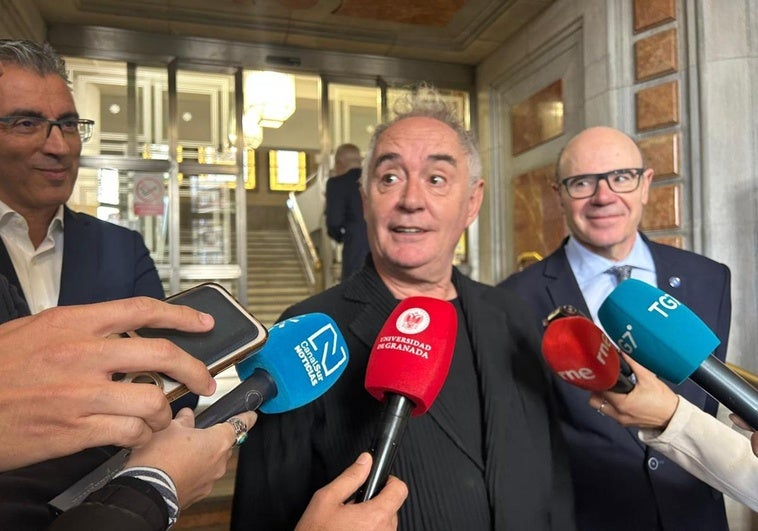 Ferrán Adrià, en Granada: «No puedes montar un bar de tapas sin tener un plan de empresa»